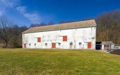 Historic Barn with Conversion Opportunities